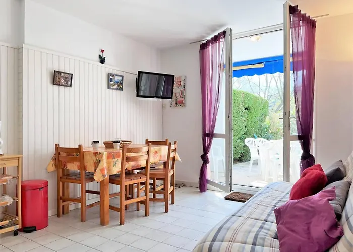 Ce030-e109 T2 6 Couchages Cavaliere Apartment